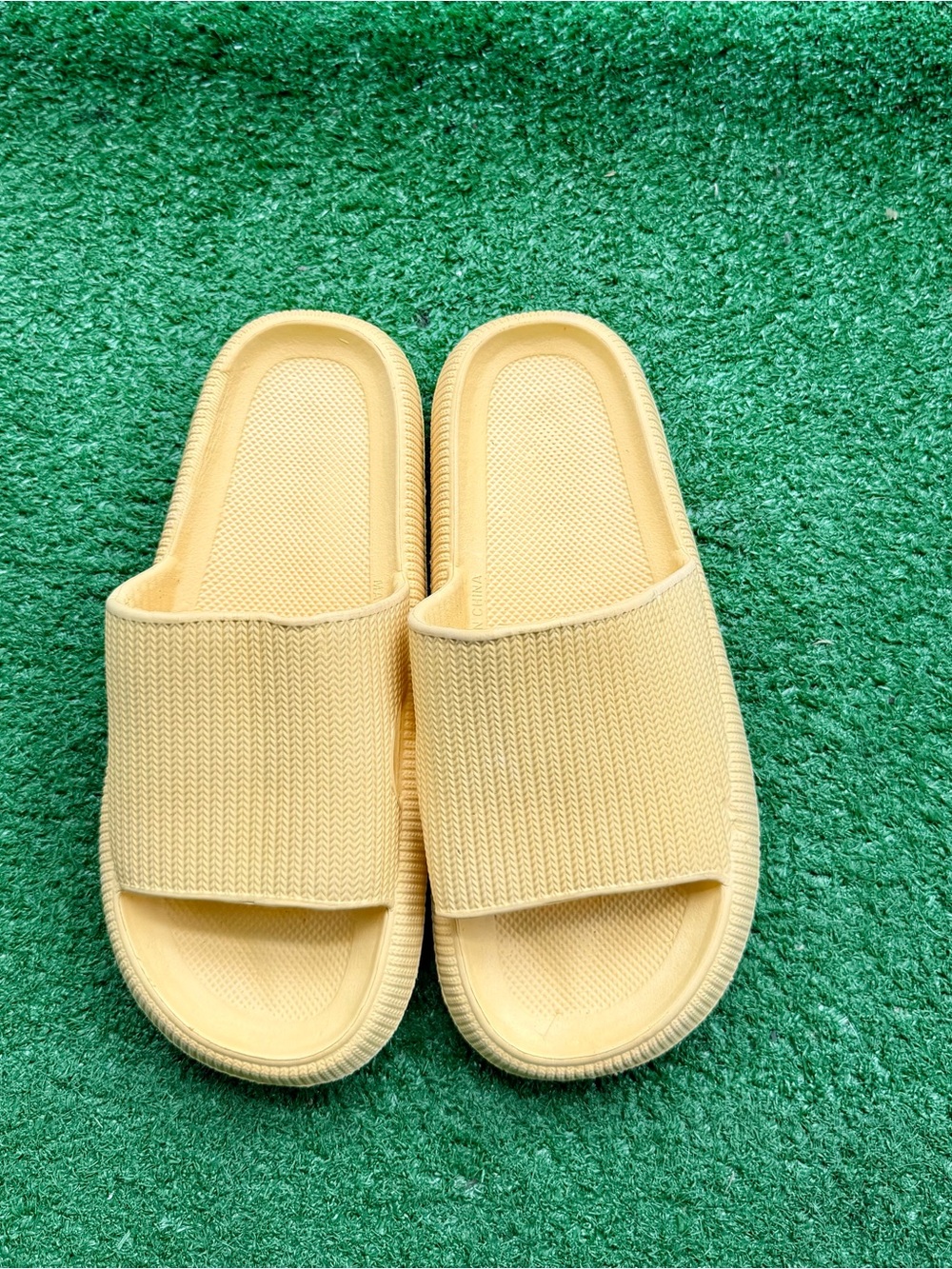 Cushioned Slides / Slip-On Pool Sandals Size EU 44-45 / US Men's 10.5 - 11.5